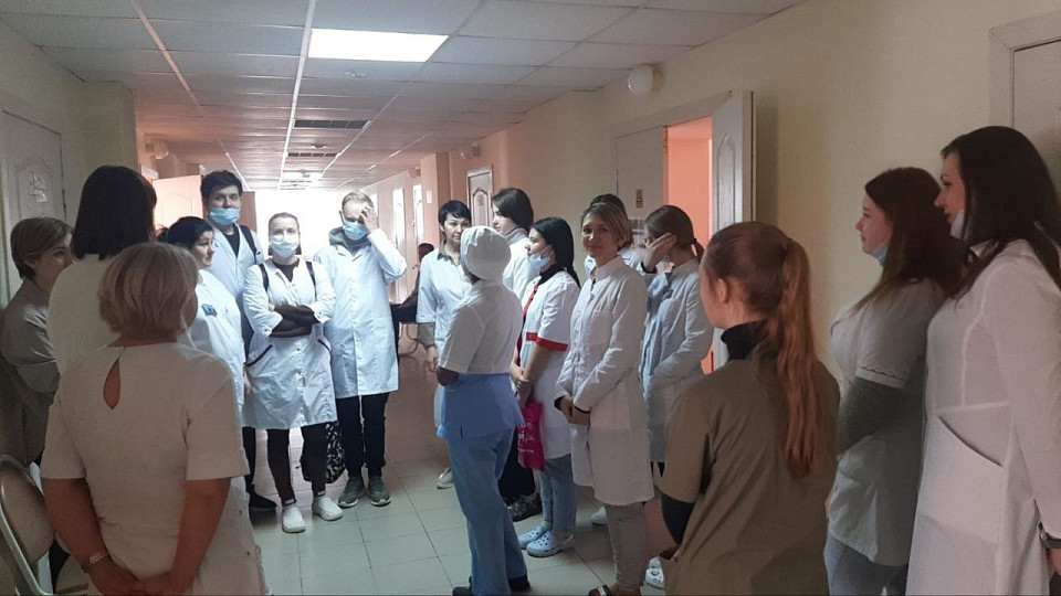 Экскурсия по физиотерапевтическому отделению ЦР для студентов Узловского филиала Тульского областного медицинского колледжа