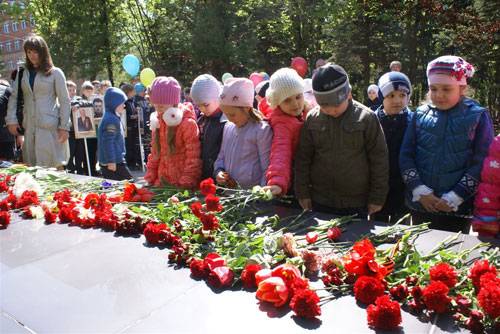 8 мая 2014 года в преддверии Великого Дня Победы состоялось традиционное возложение цветов к памятнику Тульским медикам