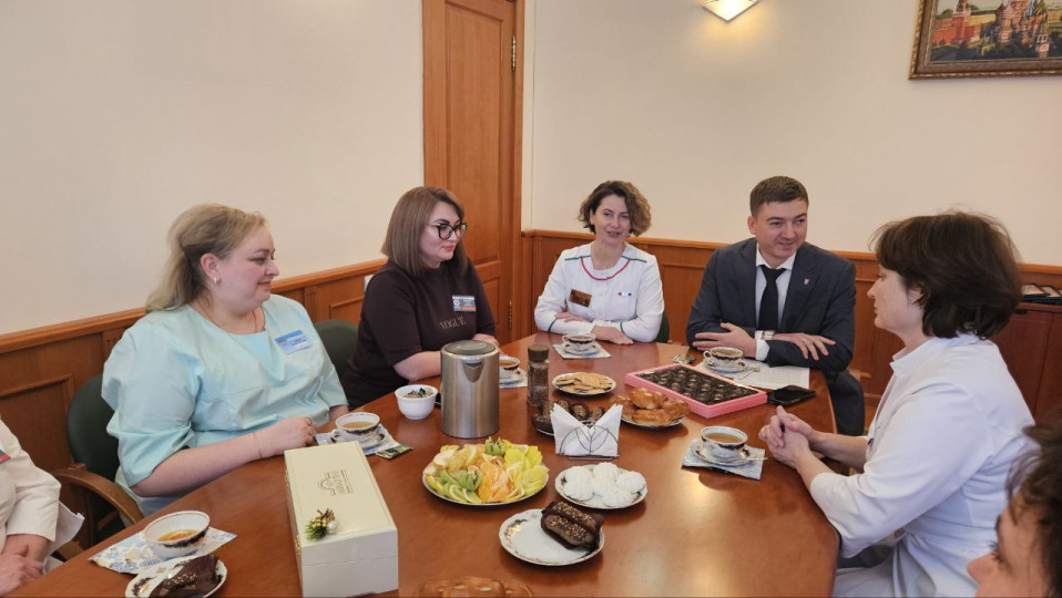 Встреча министра здравоохранения Тульской области и врио главного врача с сотрудницами областной больницы, чьи близкие принимают участие в СВО