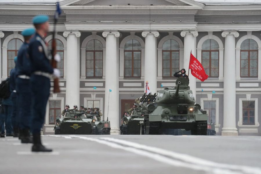 В Туле в День Победы проведут военный парад и салют