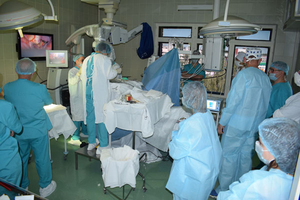 20 июня 2018 года прошли мастер-классы и показательные операции врачей-нейрохирургов