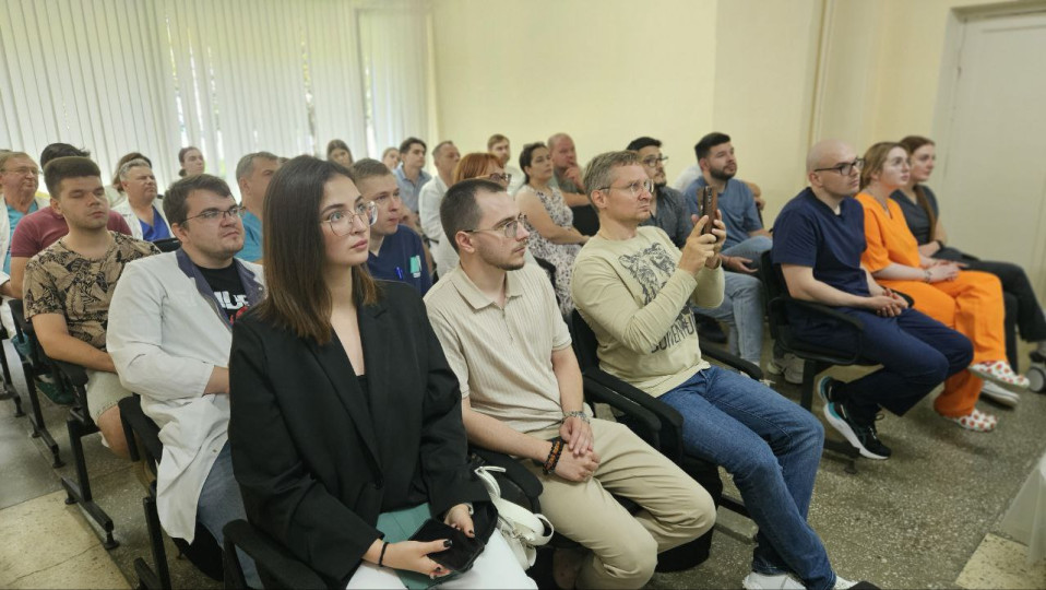 Врачам-анестезиологам-реаниматологам региона представилась возможность повысить свой профессиональный уровень, не выезжая за пределы области