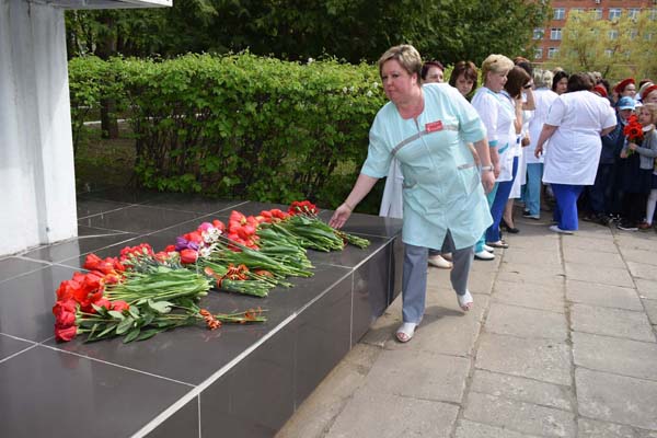 8 мая 2019 года на территории больницы состоялось традиционное возложение цветов