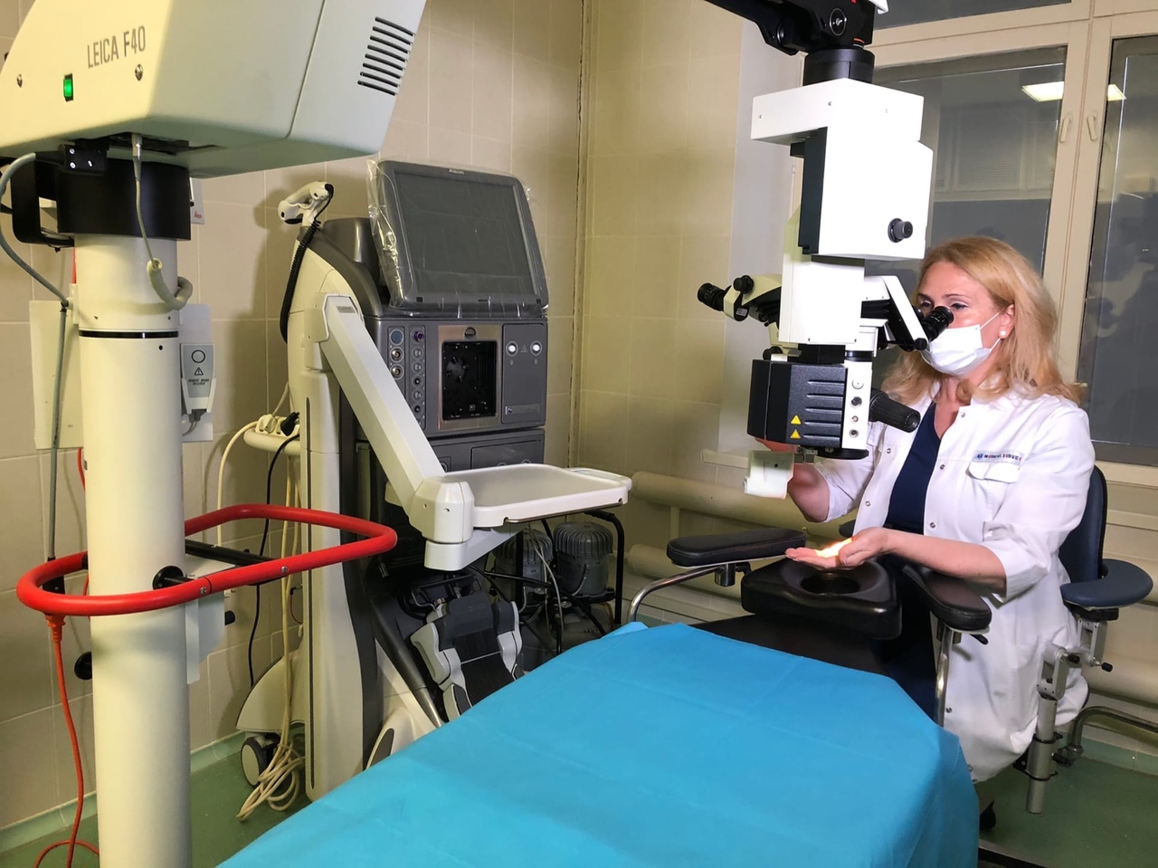 В Тульскую областную клиническую больницу поступил новый офтальмологический хирургический микроскоп