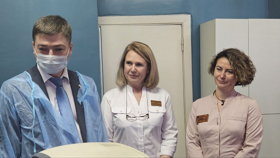 Плановое переоснащение в операционной офтальмологического отделения областной больницы