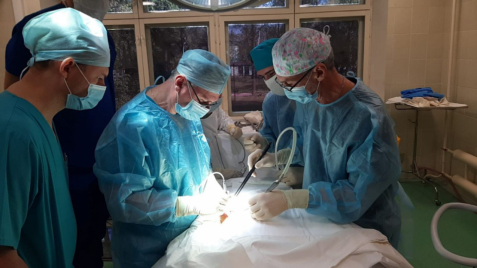 Уникальная операция и мастер-класс: один из дней жизни торакальных хирургов областной больницы