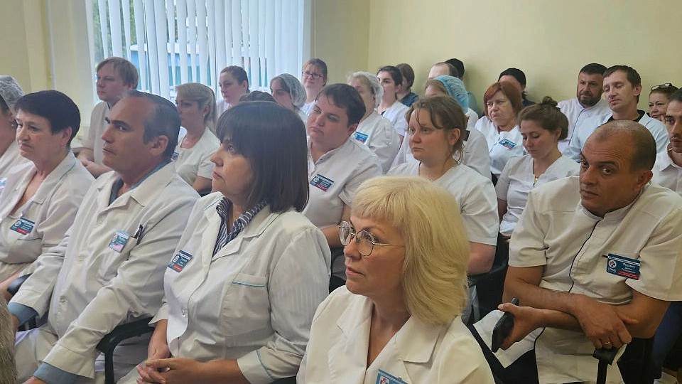Председатель Комитета Государственной Думы РФ по охране здоровья Сергей Дмитриевич Леонов посетил Госпиталь ветеранов войн и труда