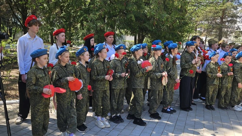 Сегодня вся наша страна отмечает День Победы.