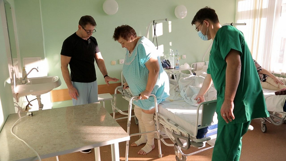 Новые подходы врачей больницы к реабилитации пациентов после операций по замене суставов