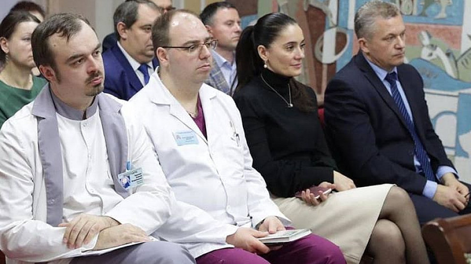 15 ноября в Тульской областной клинической больнице Губернатор Алексей Дюмин провел встречу, на которой обсуждали разработку программы модернизации первичного звена здравоохранения области.