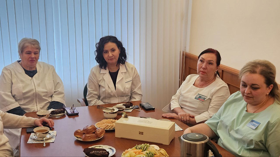Встреча министра здравоохранения Тульской области и врио главного врача с сотрудницами областной больницы, чьи близкие принимают участие в СВО