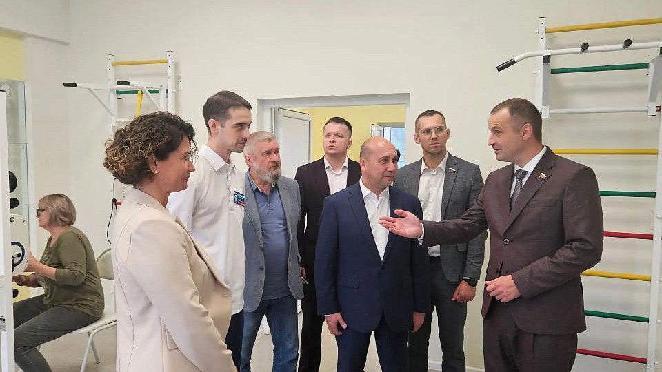 Председатель Комитета Государственной Думы РФ по охране здоровья Сергей Дмитриевич Леонов посетил Госпиталь ветеранов войн и труда